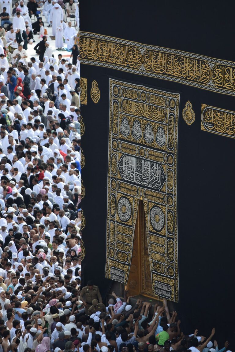 Umrah: The Peaceful Guide - Islamic Wisdoms
